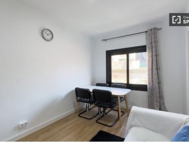 Alquiler de habitaciones en piso de 3 habitaciones en L' Hospitalet De Llobregat