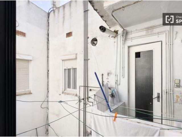 Alquiler de habitaciones en piso de 3 habitaciones en L' Hospitalet De Llobregat
