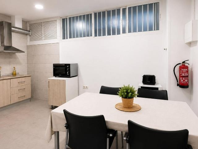 ALQUILER DE HABITACIONES JUNTO A TEATINOS