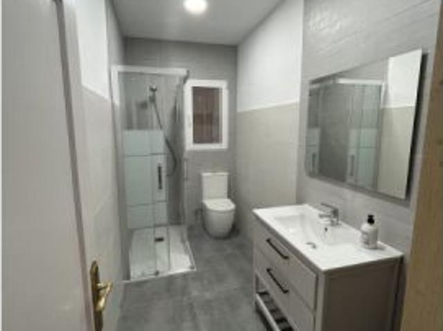Alquiler de habitaciones para estudiantes en piso de 3 habitaciones en El Zapillo