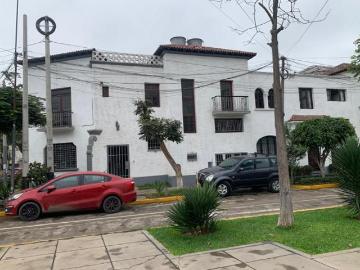 ALQUILER DE HERMOSA CASA FRENTE A PARQUE EN SANTA BEATRIZ – LIMA CENTRO