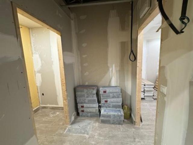 ALQUILER DE LOCAL 90M2 DESTINADO PARA NEGOCIO ANTERIORMENTE GABINETE ESTETICO 650€