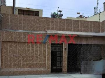 Se Alquila Amplia Casa Para Oficina O Local Comercial En Ubicación Estratégica!