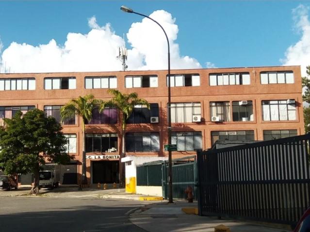 ALQUILER DE LOCAL COMERCIAL EN EL C.C LA BONITA, MUN. BARUTA