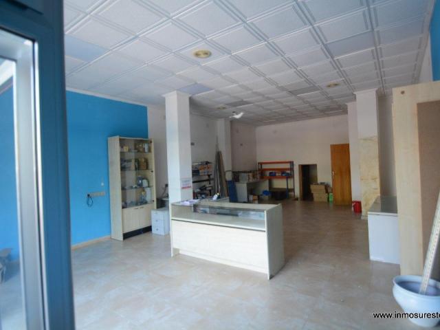 Alquiler de local comercial en Orihuela, frente a la Plaza de Toros, con 66 m2. construidos