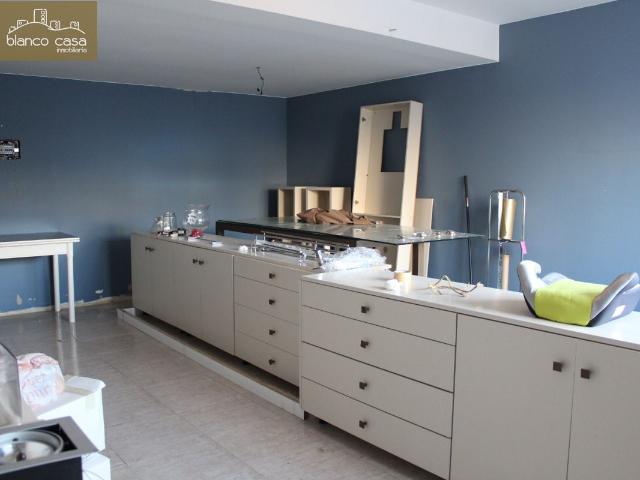 Alquiler de local comercial en rúa Coruña