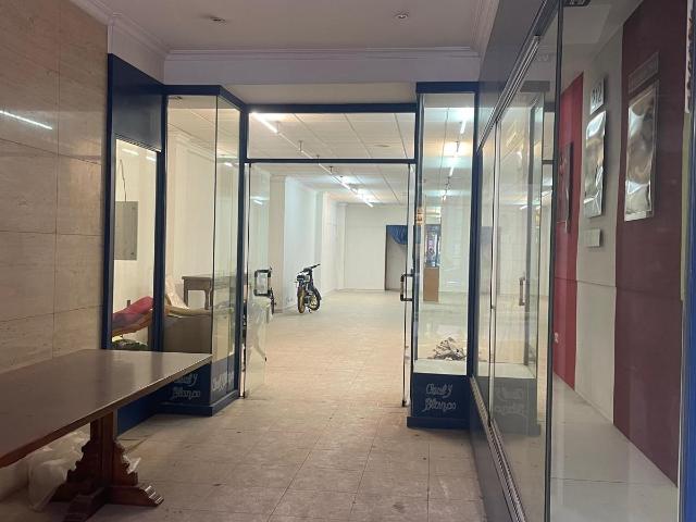 Alquiler de local comercial muy céntrico en Casas Ibáñez