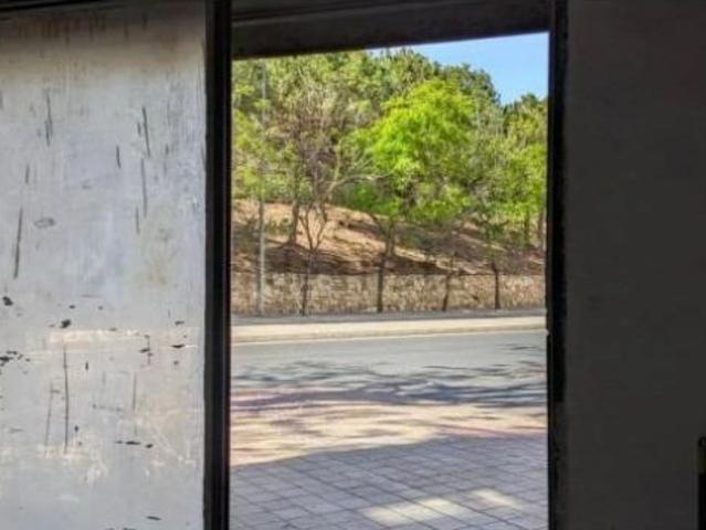 ALQUILER DE LOCAL COMERCIAL PARA REFORMAR Y PONERLO A TU PREFERENCIA / HACE ESQUINA