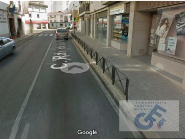 ALQUILER DE LOCAL COMPLETAMENTE TERMINADO CON ESCAPARATE
