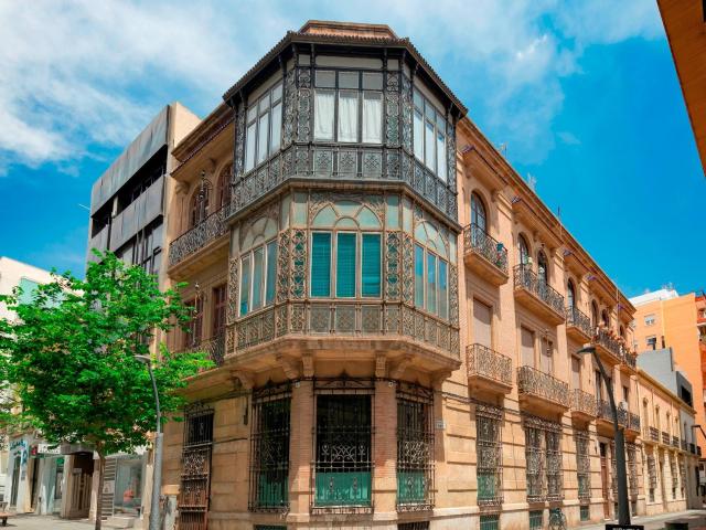 ALQUILER DE LOCAL EN EDIFICIO CATALOGADO POR SU VALOR HISTÓRICO