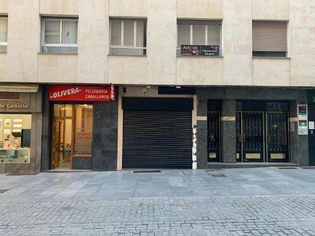 ALQUILER DE LOCAL JUNTO CALLE PRIOR