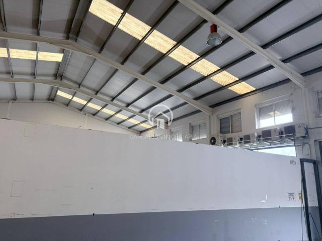 Alquiler de nave comercial en Villares de la Reina