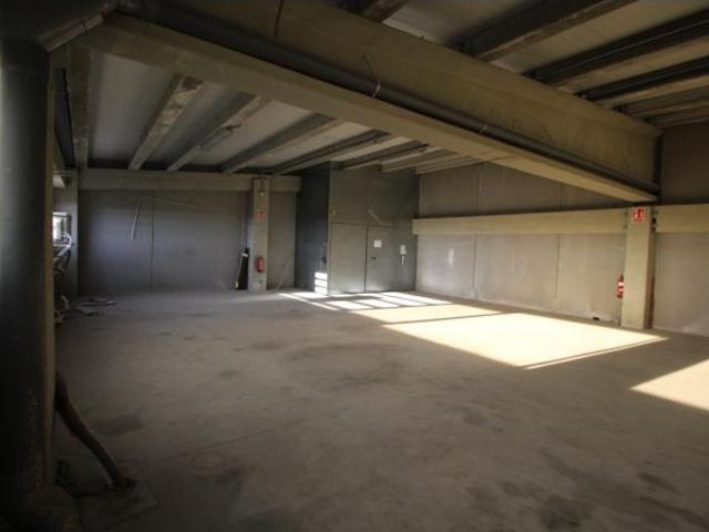 Alquiler de nave en Villamontes Boqueres