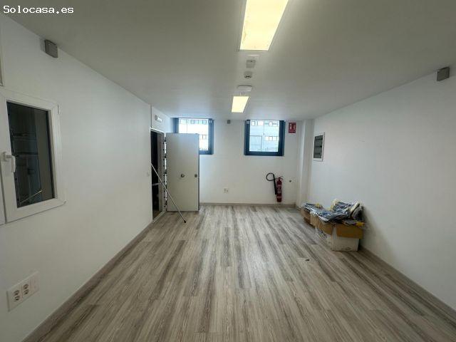 Alquiler de nave reformada con oficinas nuevas
