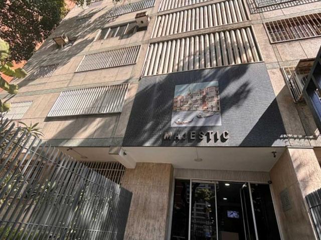 Alquiler de Oficina en Av Libertador Edif Majestic 97m PF YP24
