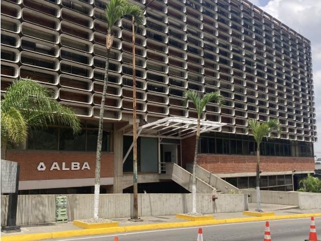 Alquilo oficina 245m2 Boleita Norte 0100