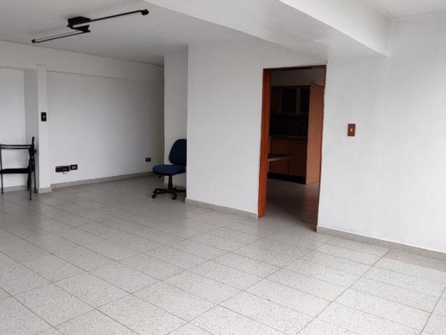 Alquiler de cubiculos Palos Grandes