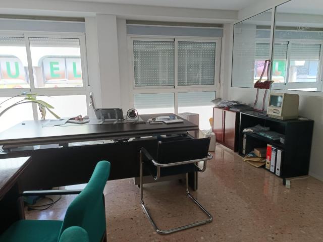 ALQUILER DE OFICINA EN SAN VICENTE JUNTO A LA UNIVERSIDAD