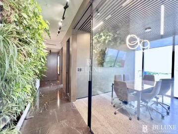 Alquiler de oficina remodelada, pdc, costa del este 4 | espacios por USD 2400.00 en Costa del Este