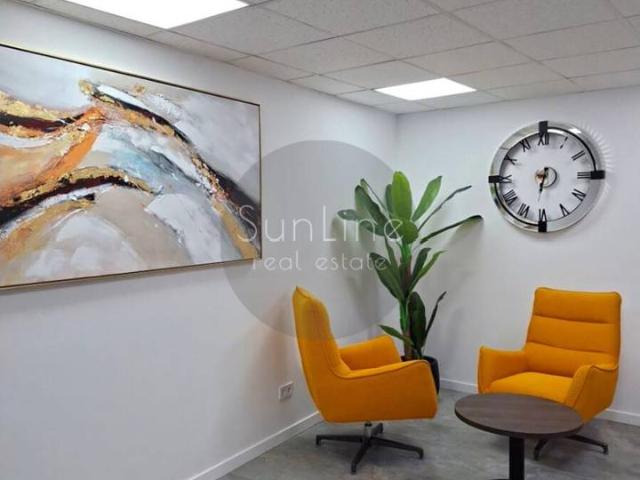 Alquiler de oficinas con estilo, sala de conferencias y todas las comodidades tras una reforma integral en pleno centro