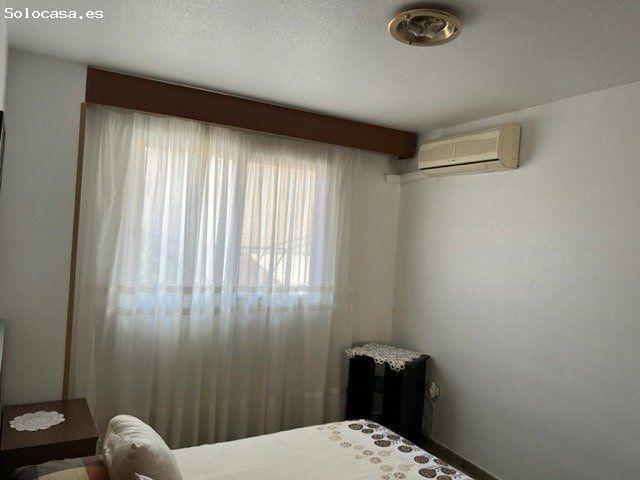 Alquiler de piso amueblado, zona Plaza de San Juan, 3 dormitorios, baño y aseo, patio 16m2