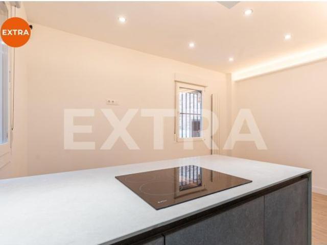 Alquiler de piso de dos habitaciones y plaza de garaje en Valdeacederas, Tetuán