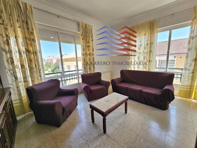ALQUILER DE PISO EXTERIOR PARA ESTUDIANTES MUY LUMINOSO EN CALLE CARRIARICO, ZONA ALAMEDA – 700€ CON COMUNIDAD INCLUIDA