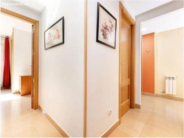 Alquiler de piso en Avenida de Maracena, Granada Capital | 3 habitaciones y piscina comunitaria | RE