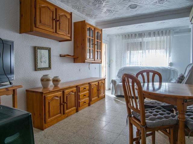 Alquiler de piso en buena zona con 3 dormitorios