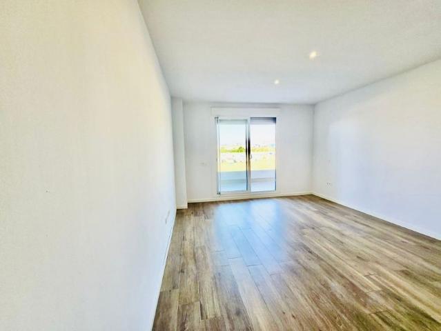 Alquiler de piso en Calle Miguel Delibes, 20