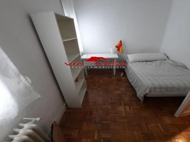 Alquiler de piso en Castellana, 3 habitaciones amueblado
