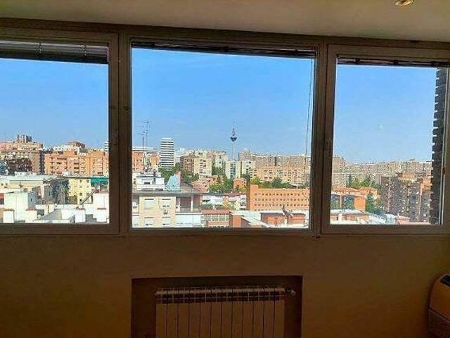 Alquiler de piso en Conde de Casal Madrid