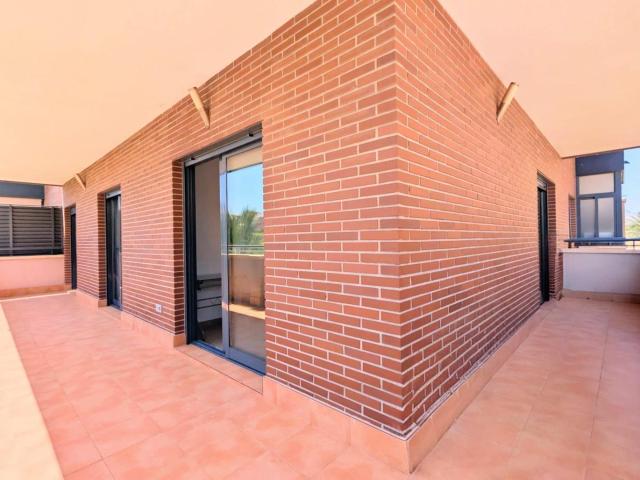 ¡ALQUILER DE PISO EN ELCHE CON ASCENSOR, TERRAZA Y PISCINA, EN ZONA TOSCAR NORTE!
