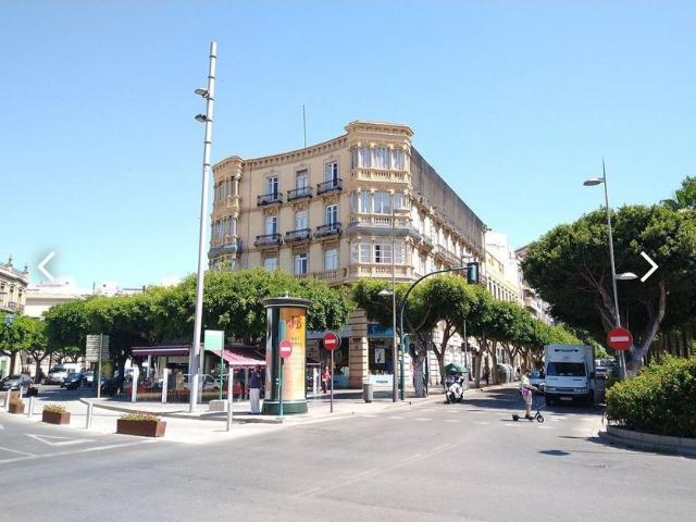 Alquiler de piso en Paseo de Almería, 81