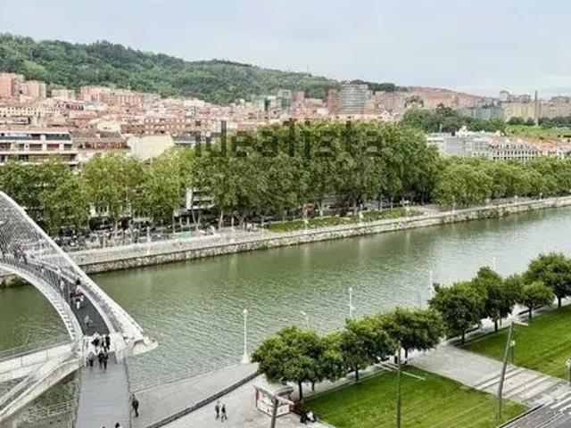 Alquiler de piso en Paseo Uribitarte
