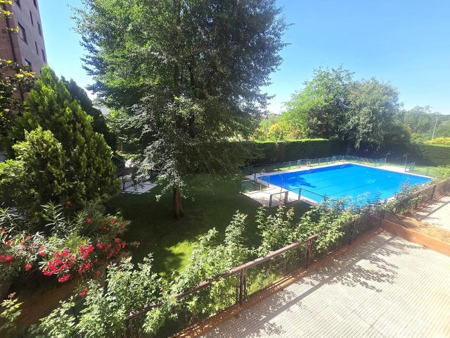 Alquiler de piso en Urb. Los Rosales junto al parque de La Bombilla