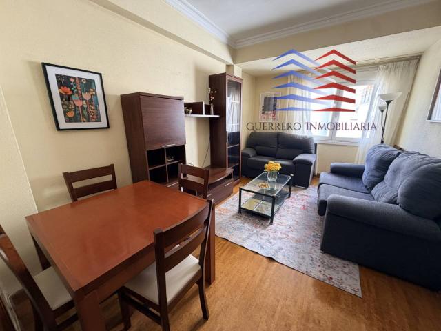 ALQUILER DE PISO PARA ESTUDIANTES EN AV. LA HABANA – ZONA CENTRO – 900 €/MES COMUNIDAD INCLUIDA