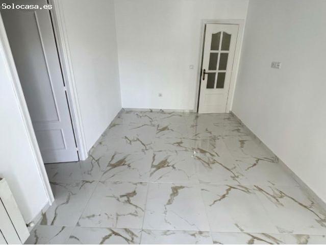 Alquiler de Piso Reformado de 3 Dormitorios en Zona Figares, Granada Ref: DLR 1448