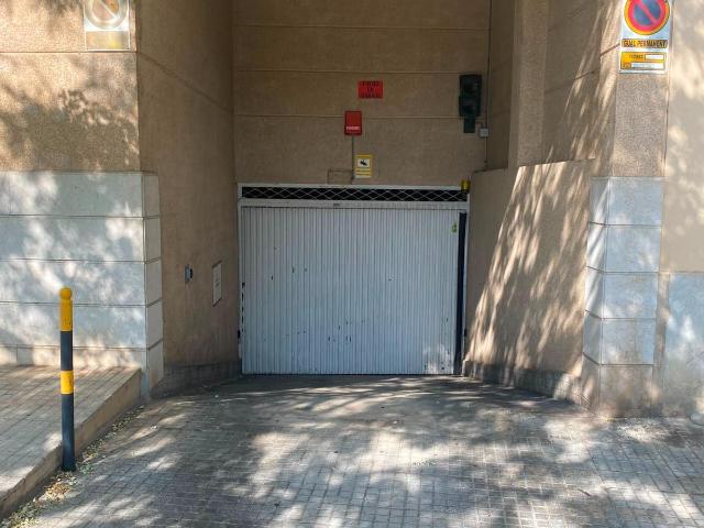 Alquiler de plaza de Garaje en calle Son Calbet 9, Son Dameto