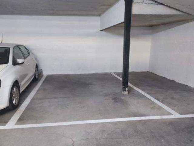 ALQUILER DE PLAZA DE GARAJE PARA MOTO O COCHE PEQUEÑO EN ILLESCAS