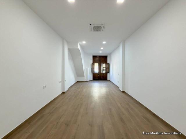 Alquiler de planta baja reformada, tipo loft, con patio privado, cerca de la playa del Cabanyal, Valencia | Área Marítim
