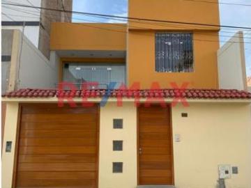 Alquiler De Primer Piso De Casa – Urb. Villa Del Norte. I.PUEMAPE