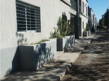 Alquiler Deptos. De 1 Y 2 Dormitorios Con Cochera. Rivadavia