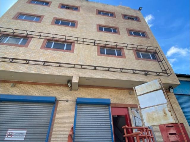 Alquiler Edificio Industrial La Trinidad. 3200m2