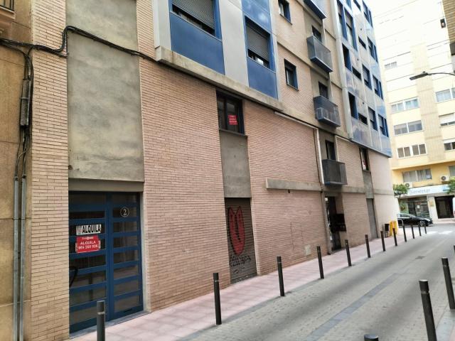 ALQUILER ENTRESUELO CENTRICO