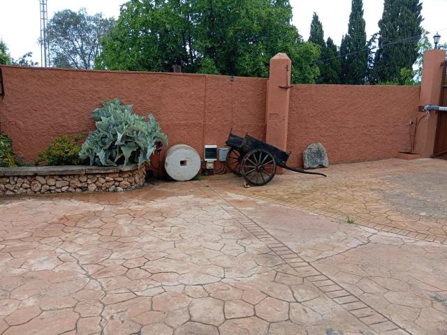 ALQUILER FINCA CON ENCANTO EN SELVA