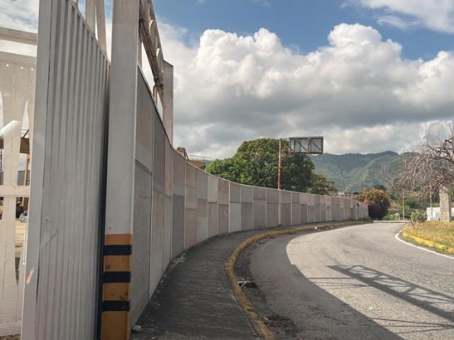 Alquiler Galpón industrial Guatire 2000m2