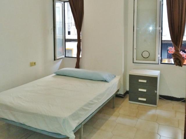 Alquiler habitación en el centro de Alicante, junto mercade central y Alfonso el Sabio