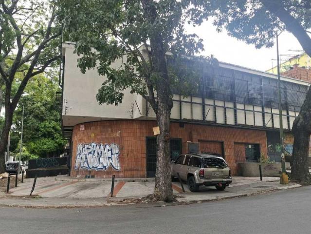 Alquiler local u oficina excelente ubicación en Urb Las Acacias