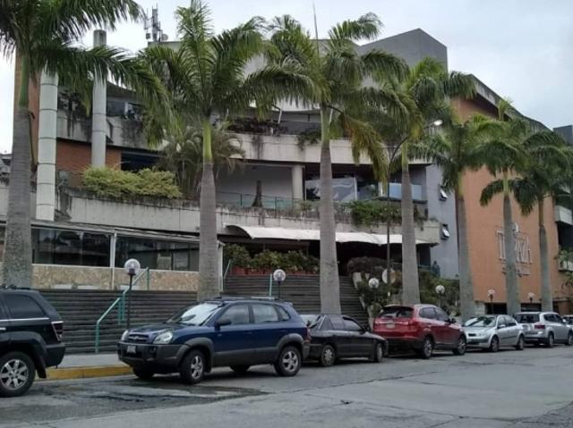 ALQUILER LOCAL UBICACIÓN PRIVILEGIADA CC.TERRAZAS LA LAGUNITA 26 45